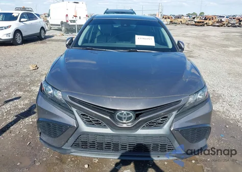 2021 Toyota Camry Se z USA, uszkodzony, nr VIN 4T1G11AK1MU522387